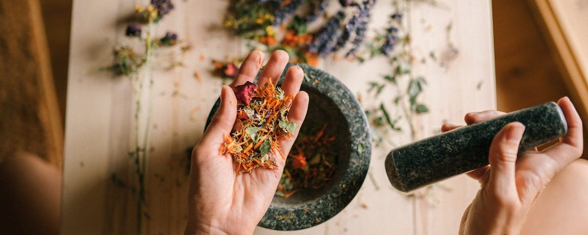 découvrez l'importance de l'équilibre acido-basique dans le corps humain, ses mécanismes de régulation, et comment il influence notre santé au quotidien. apprenez à gérer cet équilibre pour améliorer votre bien-être.