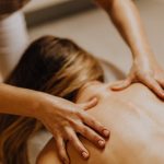 découvrez la thérapie manuelle, une méthode douce et efficace pour soulager les douleurs et améliorer la mobilité. apprenez comment elle peut vous aider à retrouver votre bien-être grâce à des techniques adaptées et personnalisées.