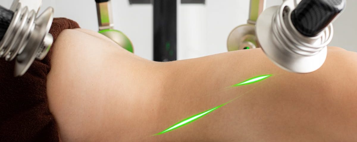 découvrez les bienfaits de la thérapie au laser, une méthode révolutionnaire pour soulager la douleur, traiter diverses affections cutanées et améliorer votre bien-être général. explorez nos solutions personnalisées et retrouvez votre vitalité.