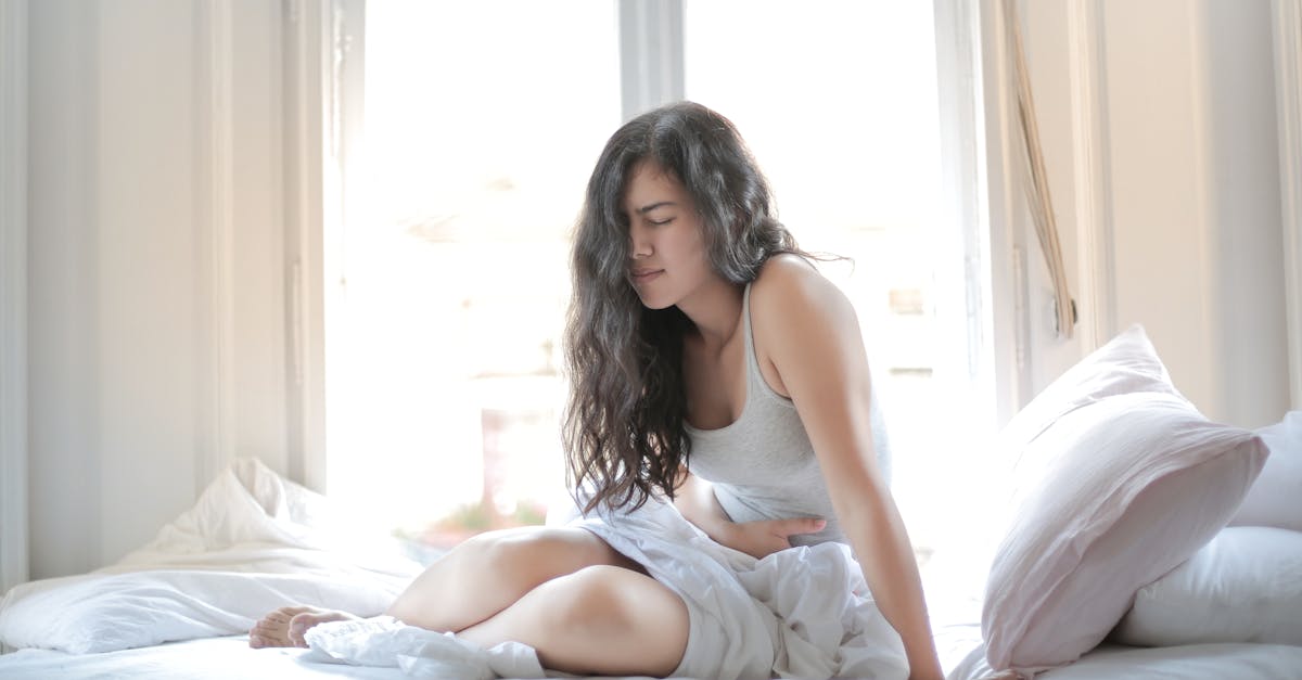 découvrez les causes, symptômes et traitements du douleur cervicale. apprenez comment soulager et prévenir les douleurs au cou pour améliorer votre qualité de vie.