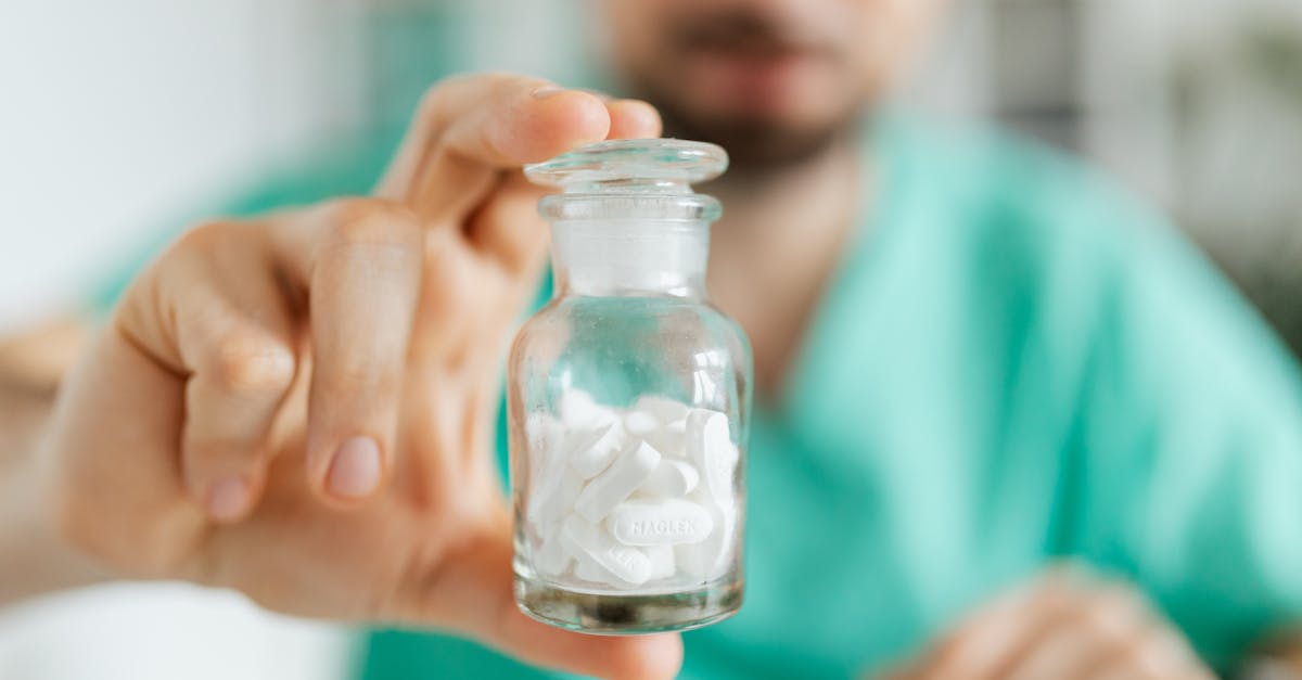 découvrez des soins de pointe avec notre spécialiste en traitement au laser, offrant des solutions personnalisées pour rajeunir votre peau, traiter les imperfections et améliorer votre confiance en vous. profitez d'une expertise inégalée et d'une technologie avancée pour des résultats visibles et durables.