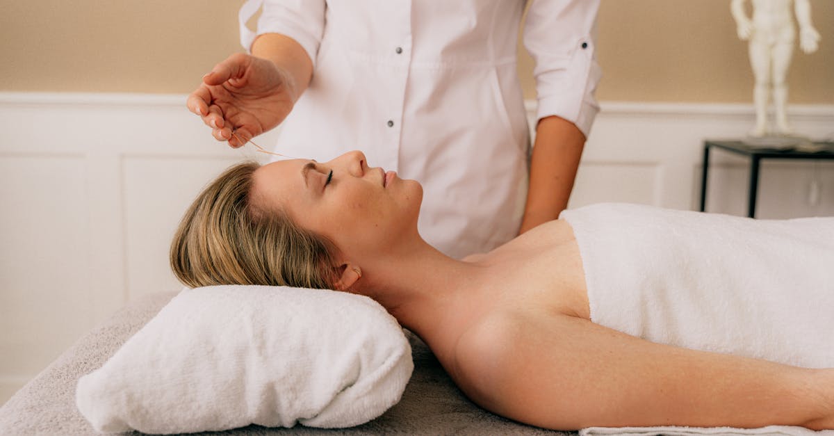 découvrez la naturopathie, une approche holistique de la santé qui privilégie les médecines naturelles et préventives. apprenez comment rétablir l'équilibre de votre corps grâce à des techniques comme la phytothérapie, l'hygiène de vie et la nutrition. optez pour un bien-être durable et naturel.