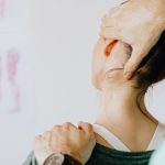 découvrez l'efficacité de l'ostéopathie pour soulager vos douleurs et améliorer votre bien-être. explorez les bienfaits de cette approche holistique qui cible les déséquilibres du corps, favorise la récupération et aide à prévenir les blessures.