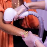 Thérapie au laser et prévention des blessures sportives 13 découvrez la thérapie au laser, une méthode innovante et non invasive pour soulager la douleur, traiter les troubles cutanés et favoriser la guérison. profitez des bénéfices d'une technologie avancée pour améliorer votre bien-être et votre qualité de vie.