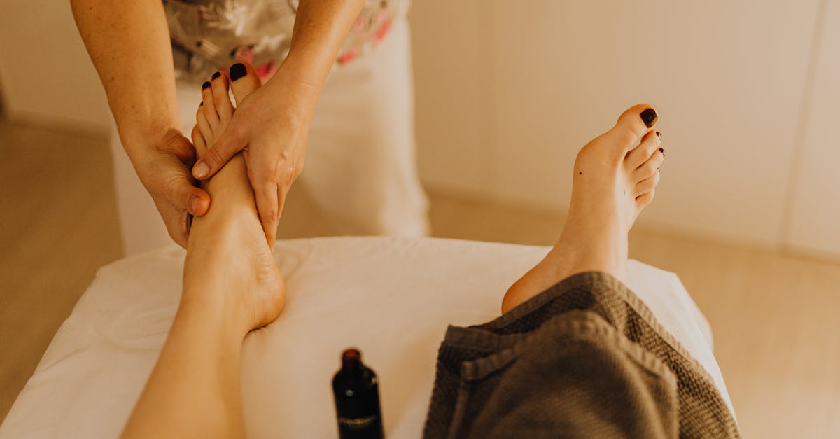 découvrez la thérapie manuelle, une approche douce et efficace pour soulager les douleurs musculaires et articulaires. améliorez votre bien-être avec des techniques adaptées à vos besoins. consultez des experts en santé pour un suivi personnalisé.