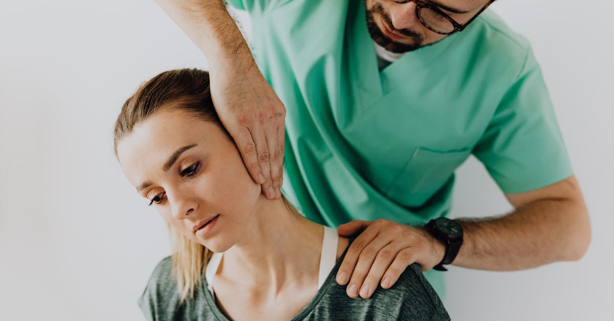 découvrez l'ostéopathie, une approche douce et naturelle pour soulager les douleurs musculo-squelettiques, améliorer la mobilité et favoriser le bien-être général. explorez les bienfaits de cette médecine alternative et comment elle peut vous aider à retrouver votre équilibre.