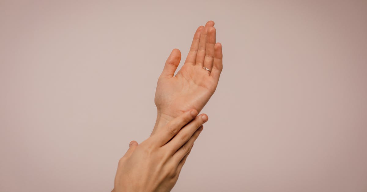 découvrez la thérapie par ondes de choc, une méthode innovante et non invasive pour soulager la douleur et favoriser la guérison. idéale pour traiter des problèmes musculosquelettiques, elle stimule la régénération des tissus et améliore la mobilité. optez pour un traitement efficace et sans chirurgie.