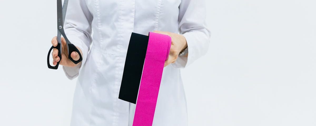 découvrez la médecine du sport, une discipline spécialisée qui aide les athlètes à améliorer leurs performances, prévenir les blessures et optimiser leur récupération. apprenez-en plus sur les traitements, les conseils de santé et les dernières avancées scientifiques dans le domaine du sport.