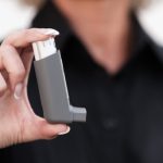 découvrez des stratégies efficaces pour la gestion de la douleur chronique. apprenez à mieux comprendre votre condition et à améliorer votre qualité de vie grâce à des conseils pratiques et des techniques éprouvées.