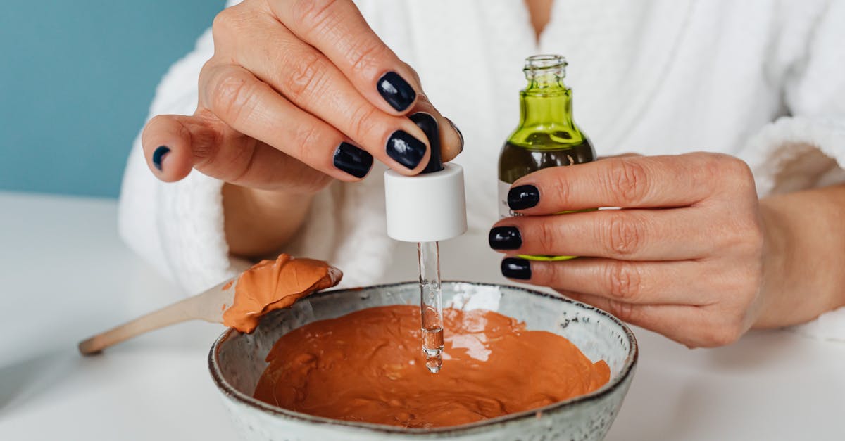 découvrez les bienfaits des traitements à l'argile pour votre peau et vos cheveux. nos solutions naturelles régénèrent, purifient et revitalisent, offrant un bien-être optimal à votre corps.