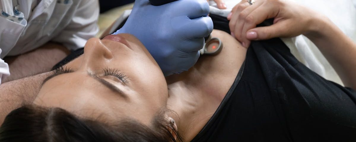 découvrez la thérapie au laser, une méthode innovante pour soulager la douleur et traiter diverses affections. grâce à des techniques avancées, cette approche non invasive favorise la guérison et améliore le bien-être général. explorez les bénéfices de la thérapie au laser dès aujourd'hui.