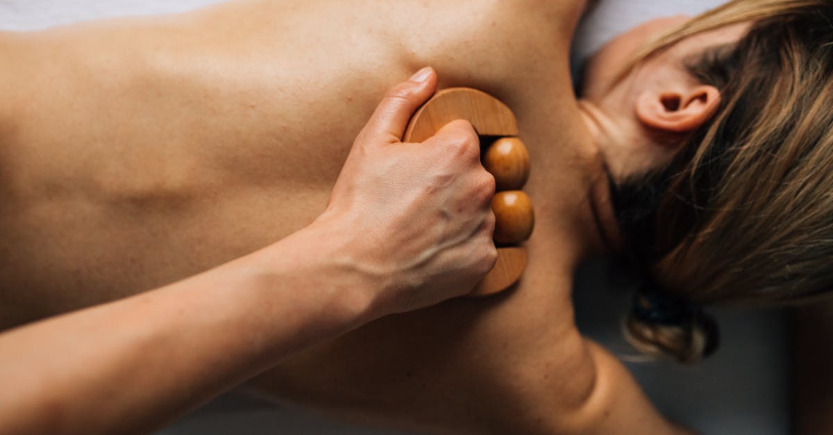 découvrez les bienfaits de la thérapie manuelle pour soulager la douleur, améliorer la mobilité et favoriser la guérison naturelle. nos experts en techniques manuelles vous accompagnent vers un mieux-être durable.