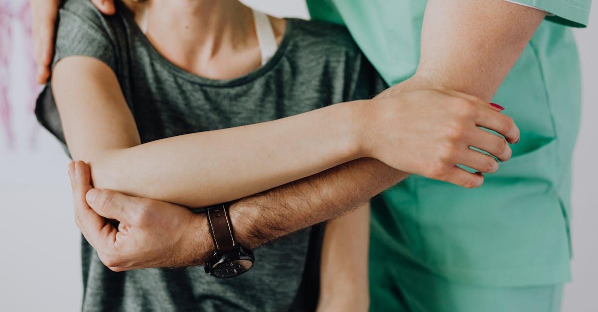 découvrez les bienfaits des manipulations ostéopathiques pour soulager les douleurs, améliorer la mobilité et favoriser la santé globale. nos experts en ostéopathie vous accompagnent pour un bien-être physique et mental optimal.