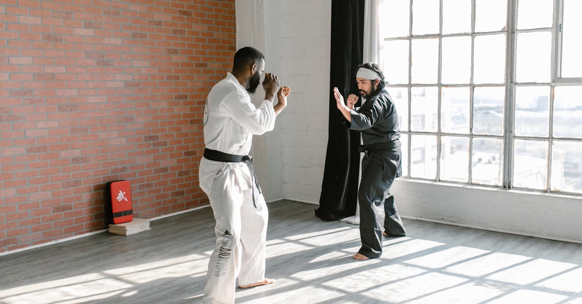 Les techniques ostéopathiques pour apaiser les tensions des membres supérieurs 14 découvrez les techniques ostéopathiques qui soulignent l'importance de l'équilibre du corps. apprenez comment ces méthodes douces peuvent soulager les douleurs, améliorer la mobilité et favoriser une meilleure santé globale.