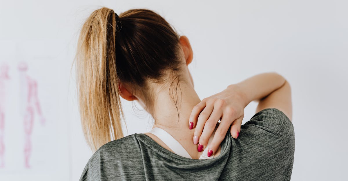 découvrez des techniques efficaces pour soulager la douleur à la hanche. apprenez des méthodes simples et naturelles pour retrouver votre confort quotidien et améliorer votre mobilité.