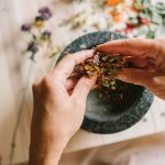 découvrez des remèdes naturels pour améliorer votre bien-être. apprenez à connaître les plantes, les huiles essentielles et d'autres solutions douces pour apaiser vos maux du quotidien.