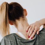 découvrez des solutions efficaces pour soulager votre douleur cervicale. explorez des conseils pratiques, des exercices et des traitements pour améliorer votre bien-être et retrouver une qualité de vie sans douleur.