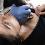découvrez la thérapie au laser, une méthode innovante pour traiter diverses affections cutanées et améliorer votre bien-être. apprenez comment cette technique sécurisée et non invasive peut soulager la douleur, réduire les cicatrices et revitaliser votre peau.