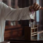 découvrez l'art de la médecine manuelle, une approche holistique qui utilise la manipulation physique pour soulager la douleur, améliorer la mobilité et favoriser le bien-être. apprenez comment cette pratique peut transformer votre santé.