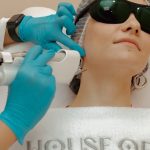 découvrez la thérapie au laser : une méthode innovante et indolore pour traiter diverses affections, accélérer la guérison et soulager la douleur. découvrez ses bienfaits et applications en santé.