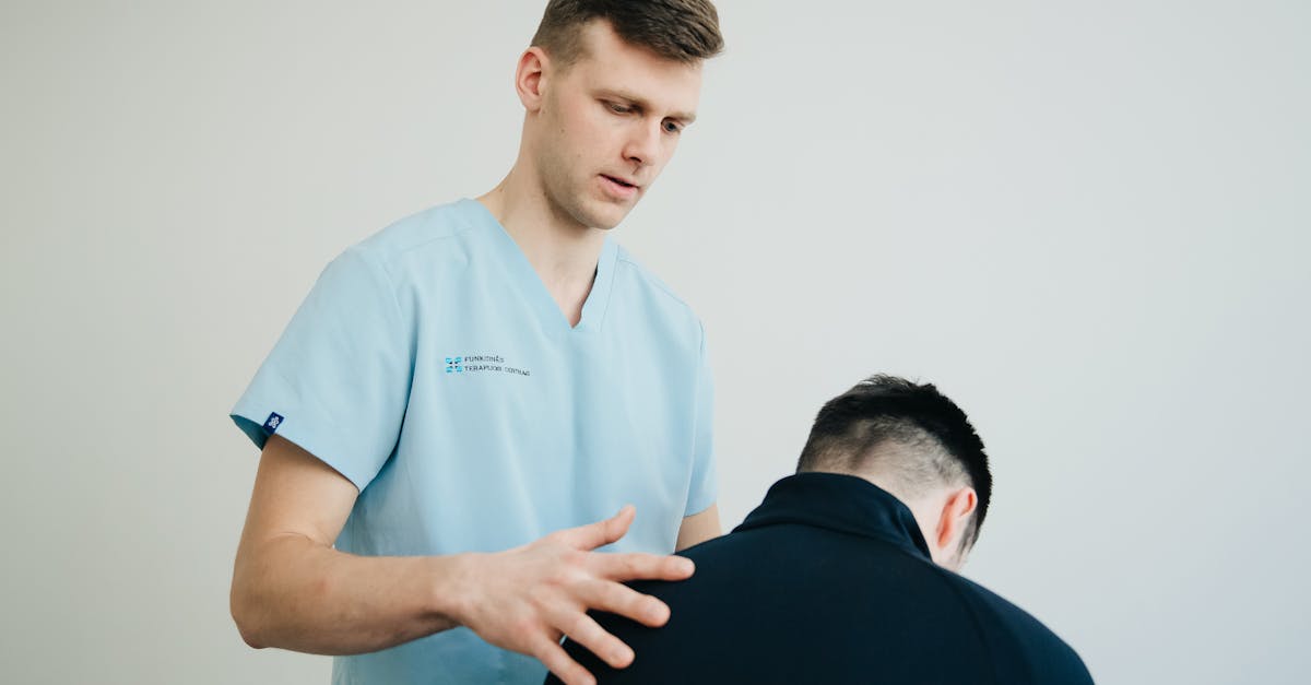 découvrez la manual medicine : une approche thérapeutique qui utilise des techniques manuelles pour diagnostiquer et traiter divers troubles musculo-squelettiques, améliorer la mobilité et soulager la douleur de façon naturelle.