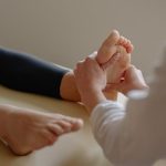 découvrez la thérapie manuelle : une approche naturelle pour soulager la douleur, améliorer la mobilité et favoriser le bien-être grâce à des techniques de manipulation des muscles et des articulations.