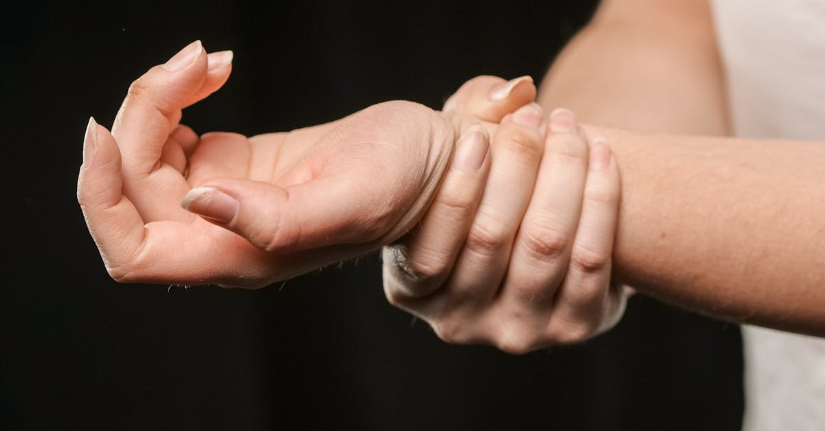 découvrez la thérapie manuelle : une approche naturelle et efficace pour soulager les douleurs musculaires, améliorer la mobilité et favoriser le bien-être général. apprenez-en plus sur ses bienfaits et ses techniques.